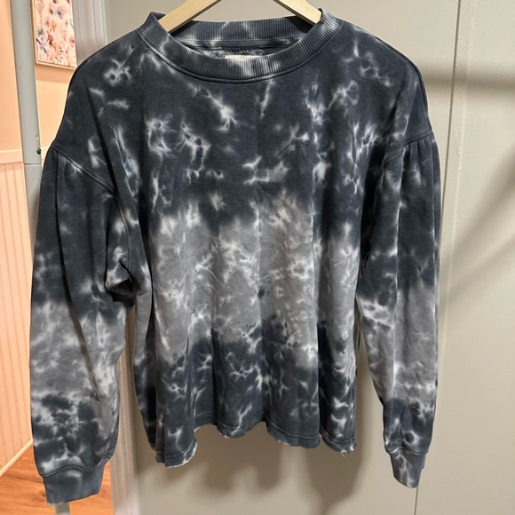 American Eagle Outfitters Tops - American Eagle Women’s Blue Tie Dye Cropped Crewneck Sweatshirt size small